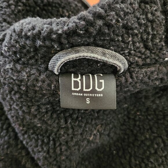 BDG - Urban Outfitters Black Cropped Jean Jacket with Sherpa Lining - Picture 9 of 9